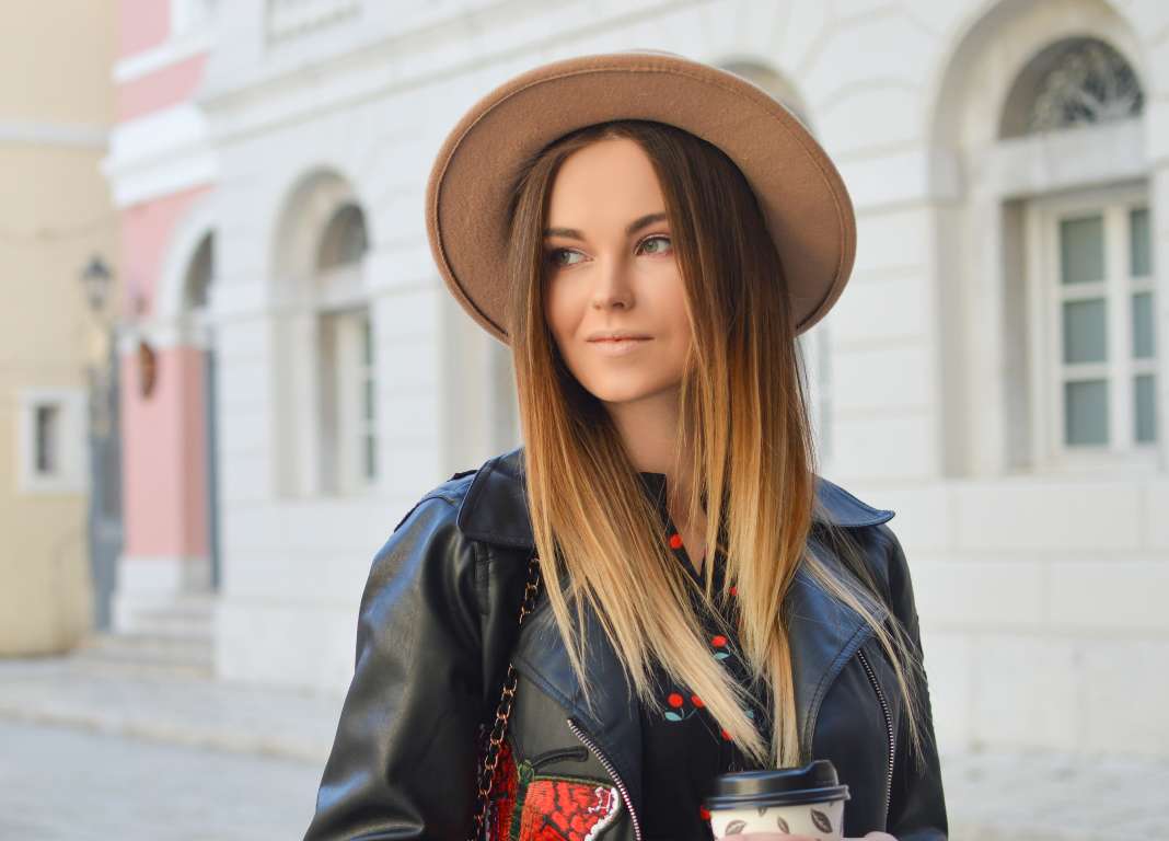 White short checkered T-shirt & skirt - Image 2